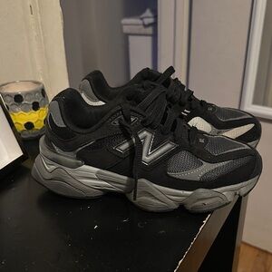 New Balance Kids Sneakers - Black and Gray